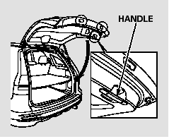 Keep the tailgate closed at all times while driving to avoid damaging the tailgate