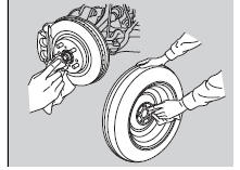 2. Wipe the mounting surfaces of the wheel with a clean cloth.